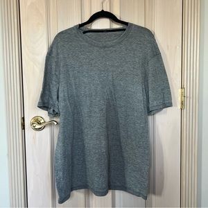 Lululemon short sleeve shirt